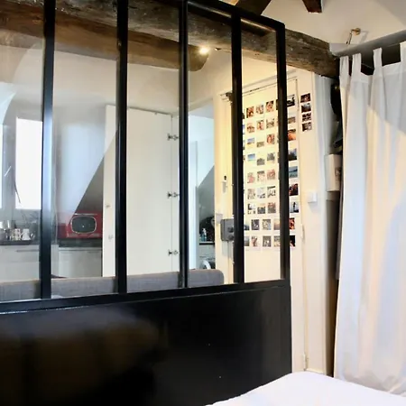 Design Studio With Superb View, Well Located Appartement